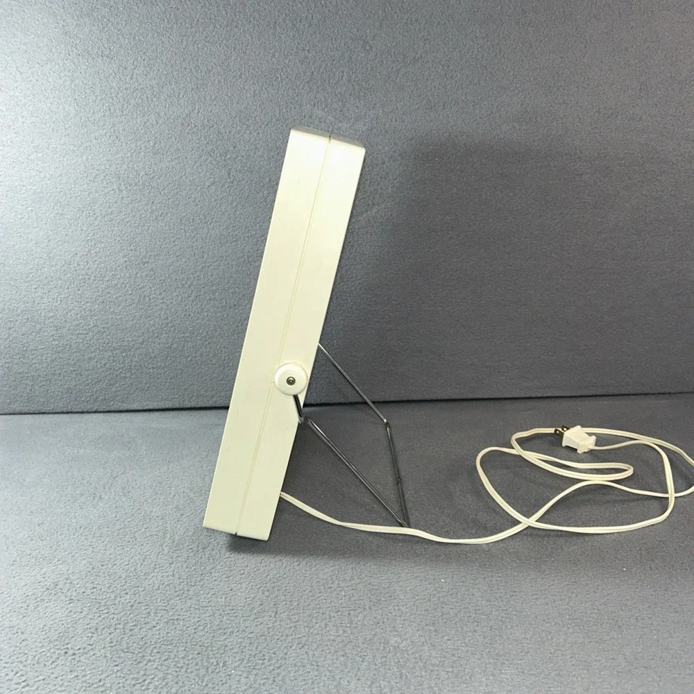 Vintage GE Lighted‎ Makeup Mirror B21M-J Zoom Vanity Mirror Works